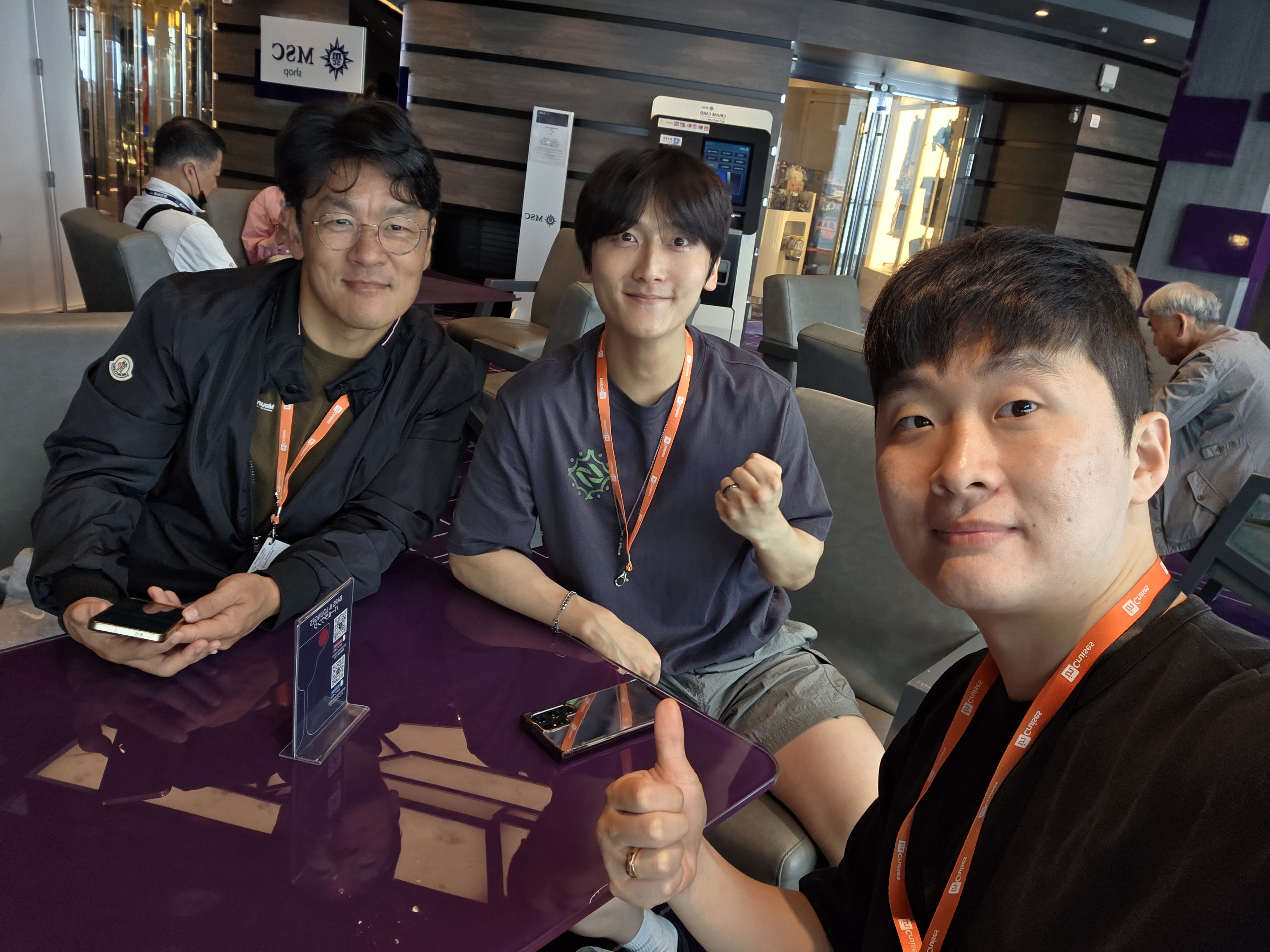 직접 촬영한 크루즈 여행 세로 사진